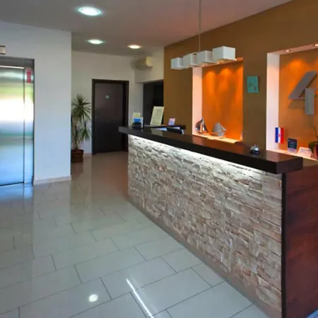Vila 4m Miletici Cdn021019 Cyc Appartement *